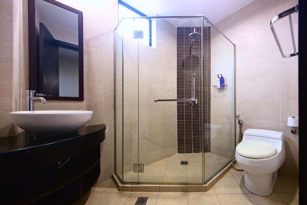 Aa Residen Luxury Condo Homestay 18Mins Walk Tanjung Aru Beach & Golf Course, Not Beach Side Resort كوتا كينابالو المظهر الخارجي الصورة