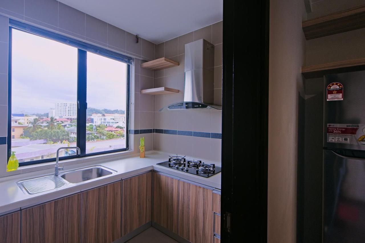 Aa Residen Luxury Condo Homestay 18Mins Walk Tanjung Aru Beach & Golf Course, Not Beach Side Resort كوتا كينابالو المظهر الخارجي الصورة