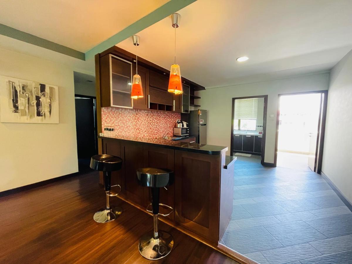 Aa Residen Luxury Condo Homestay 18Mins Walk Tanjung Aru Beach & Golf Course, Not Beach Side Resort كوتا كينابالو المظهر الخارجي الصورة