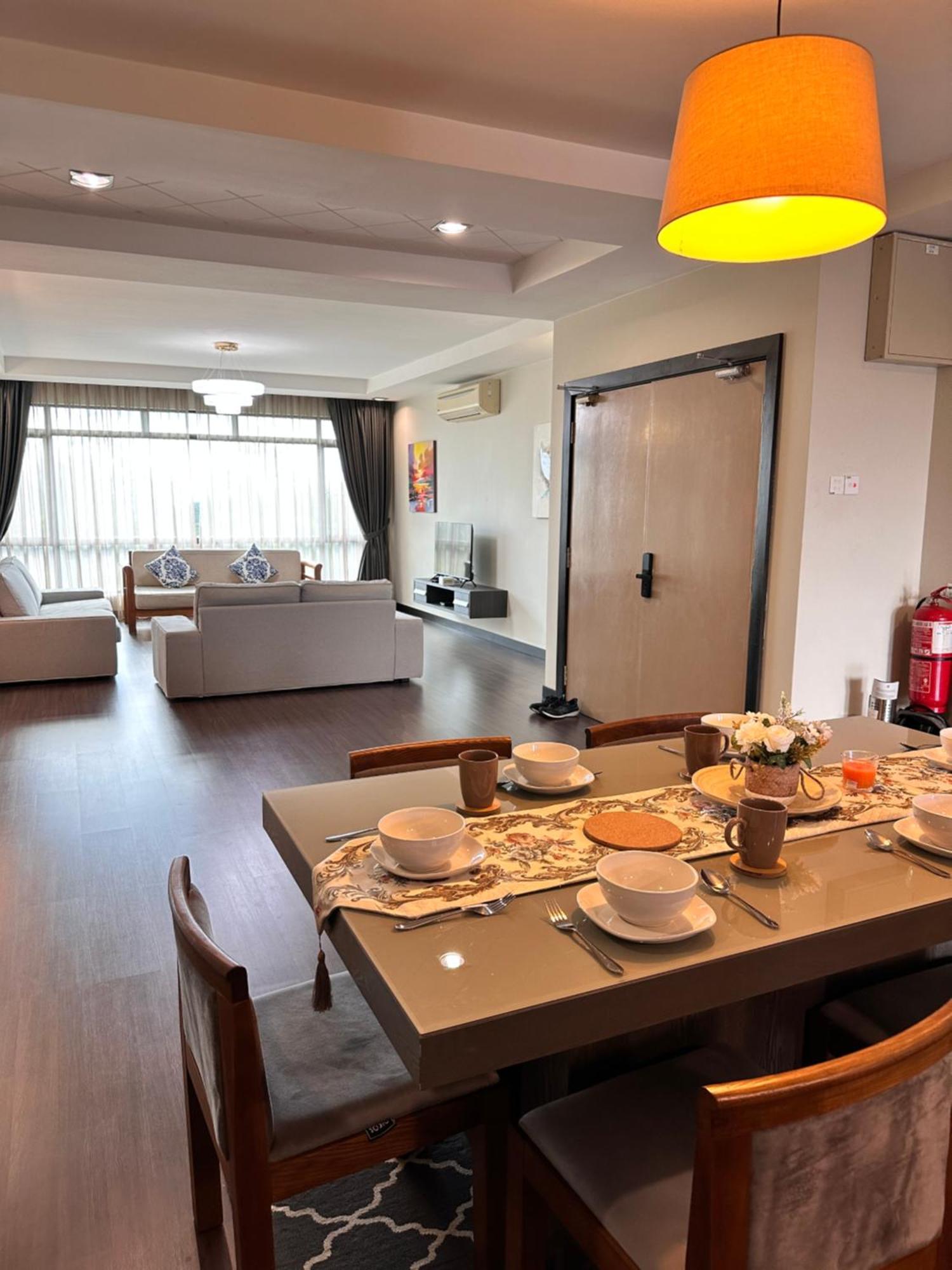 Aa Residen Luxury Condo Homestay 18Mins Walk Tanjung Aru Beach & Golf Course, Not Beach Side Resort كوتا كينابالو المظهر الخارجي الصورة