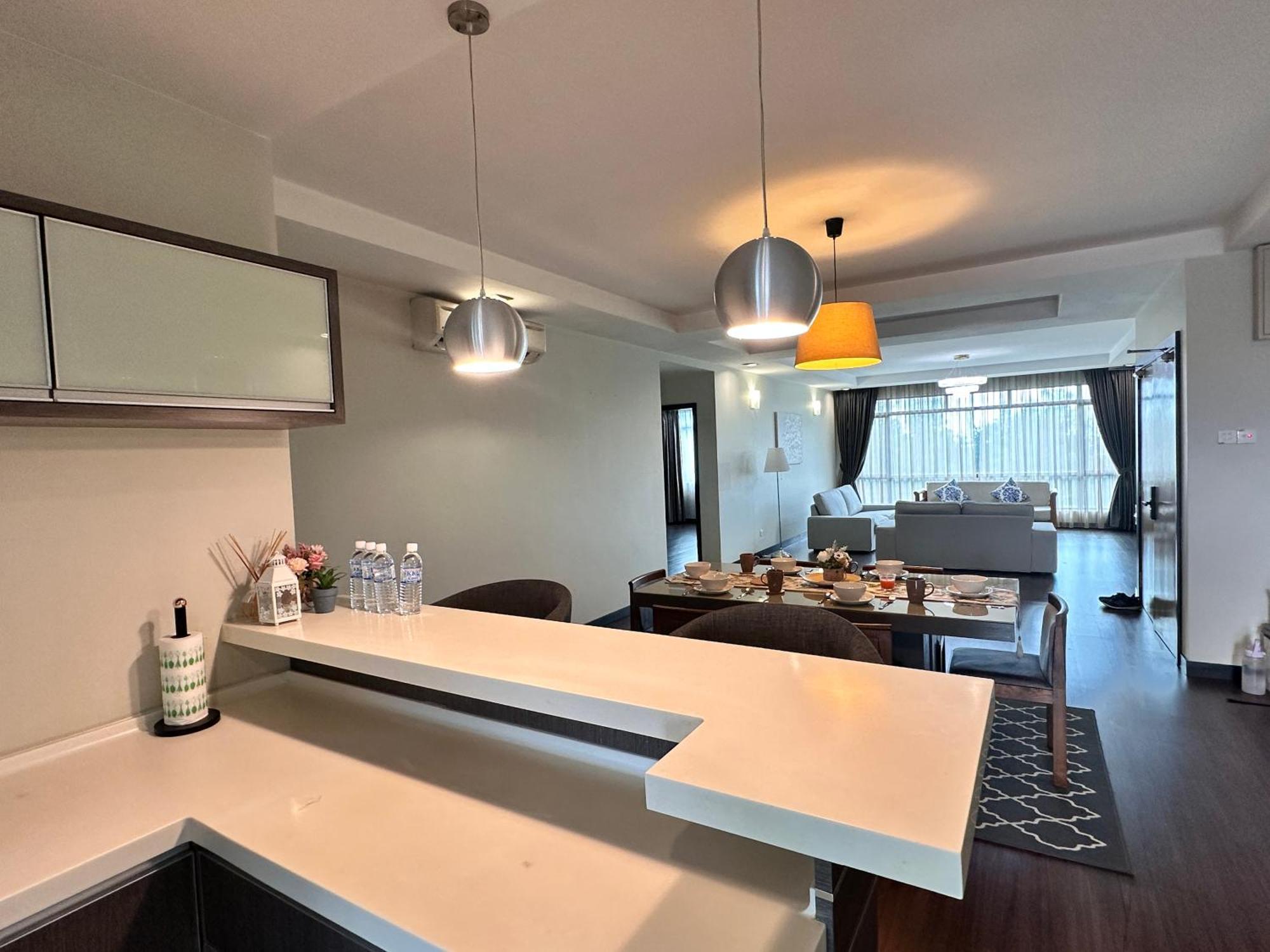 Aa Residen Luxury Condo Homestay 18Mins Walk Tanjung Aru Beach & Golf Course, Not Beach Side Resort كوتا كينابالو المظهر الخارجي الصورة