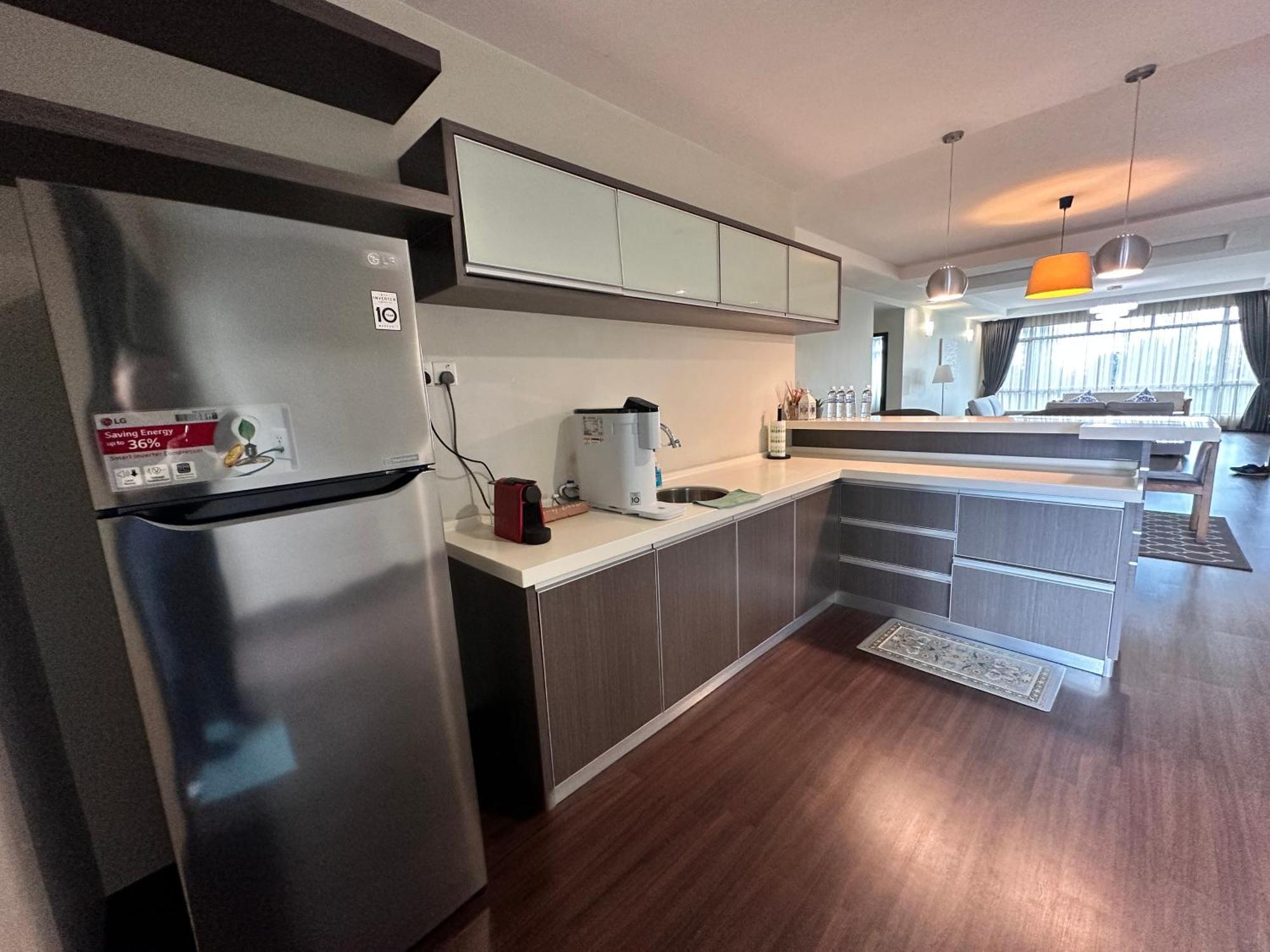 Aa Residen Luxury Condo Homestay 18Mins Walk Tanjung Aru Beach & Golf Course, Not Beach Side Resort كوتا كينابالو المظهر الخارجي الصورة