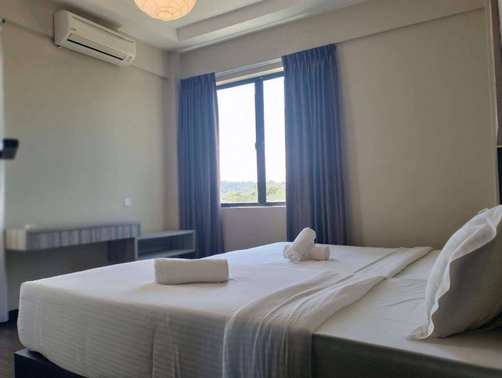 Aa Residen Luxury Condo Homestay 18Mins Walk Tanjung Aru Beach & Golf Course, Not Beach Side Resort كوتا كينابالو المظهر الخارجي الصورة
